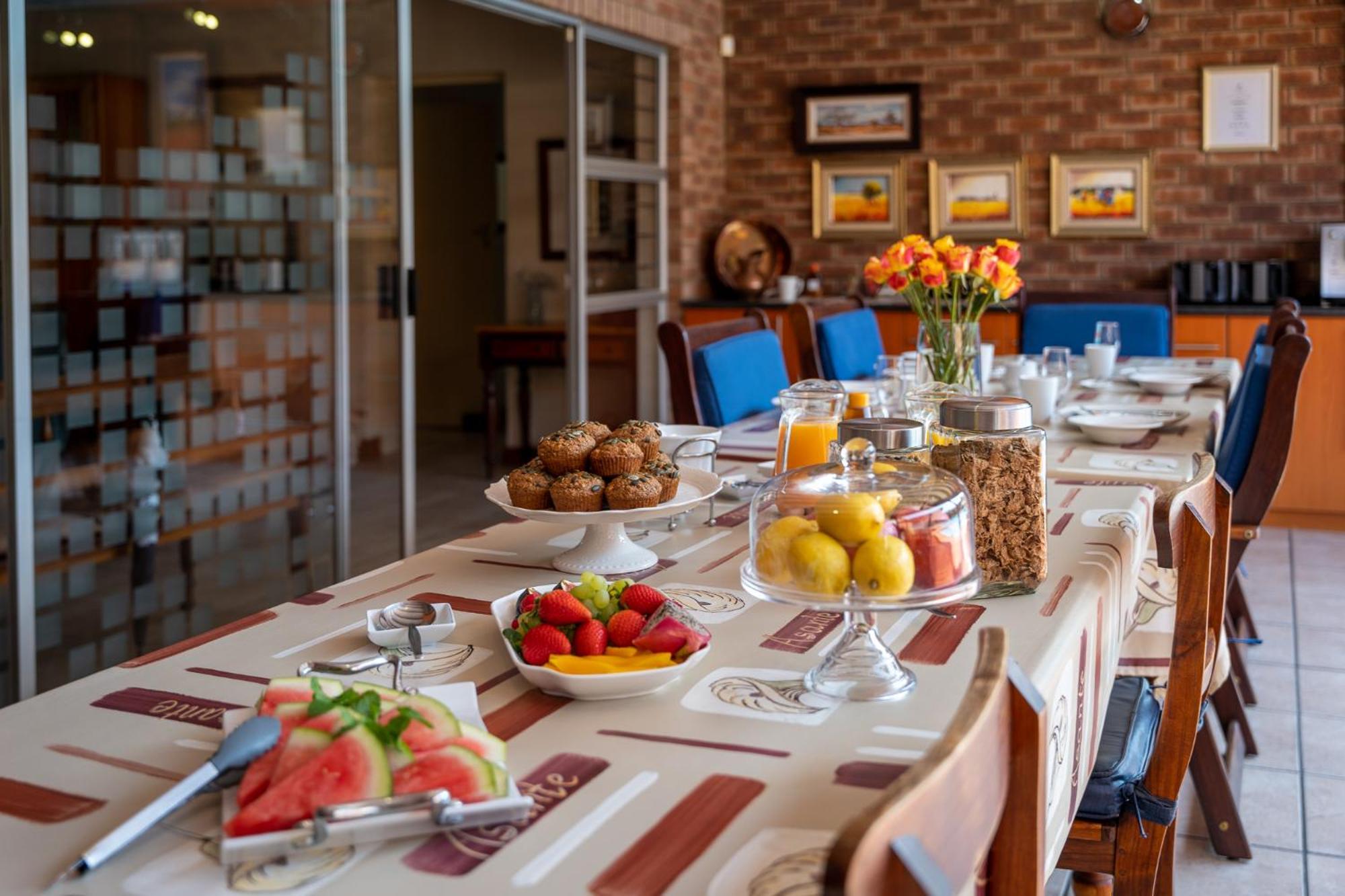 Asante Guest House Фандербейлпарк Экстерьер фото