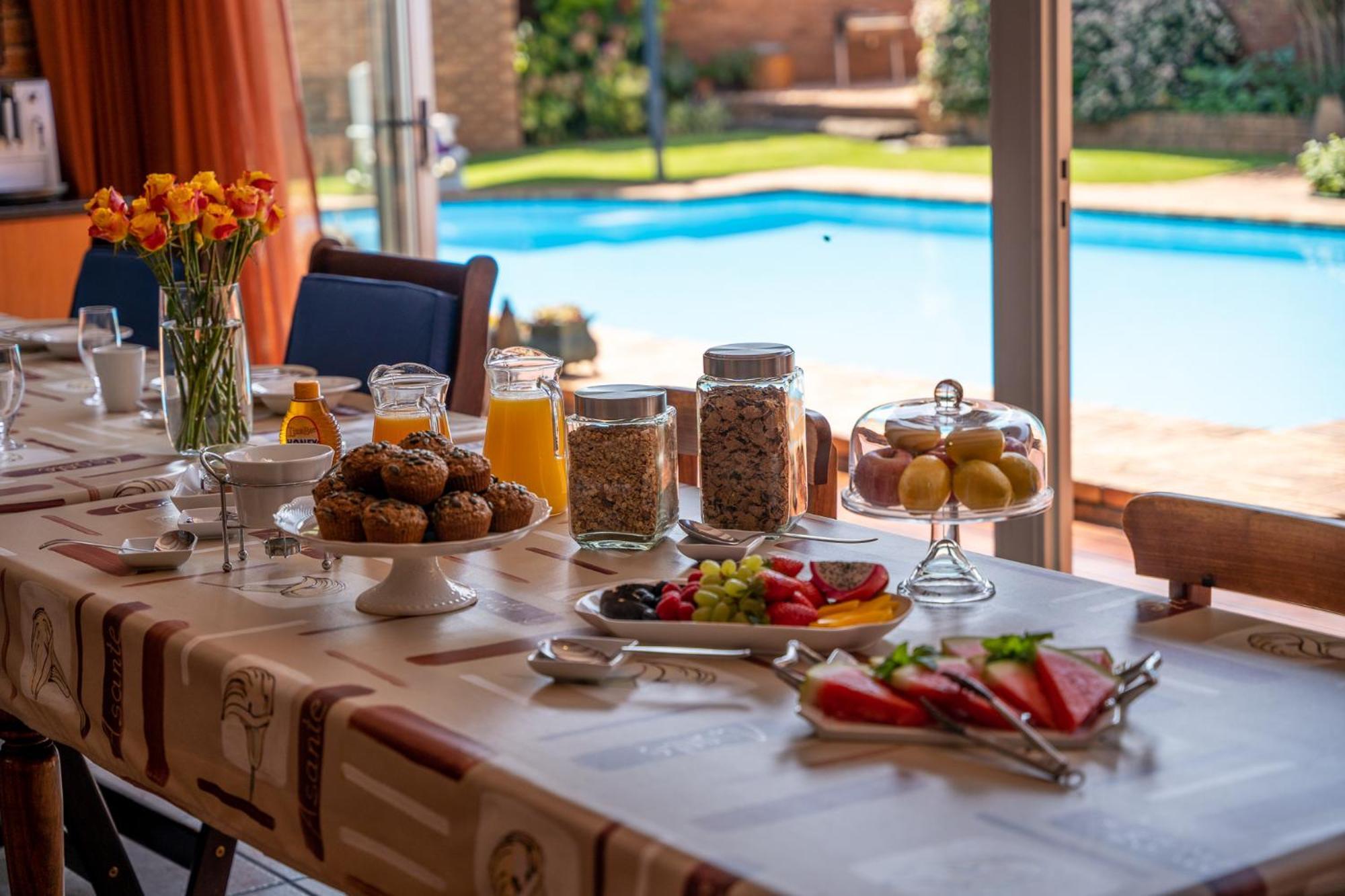 Asante Guest House Фандербейлпарк Экстерьер фото